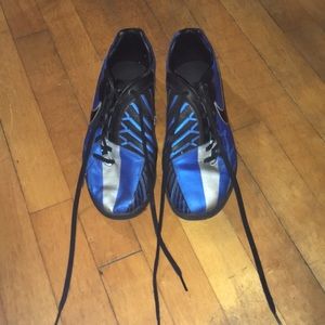 Women’s Size 7 Nike Indoor Soccer Shoes